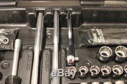 Craftsman 122 Pc #9-33122 33122 Mechanic Tool Set with Case Ratchet Socket Wrench