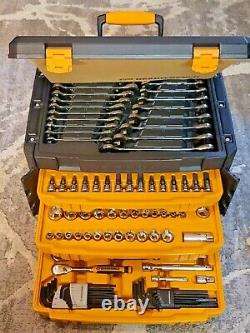 GearWrench 232pc SAE & Metric Mechanics Tool Set withBox & 90T Ratcheting Wrenches